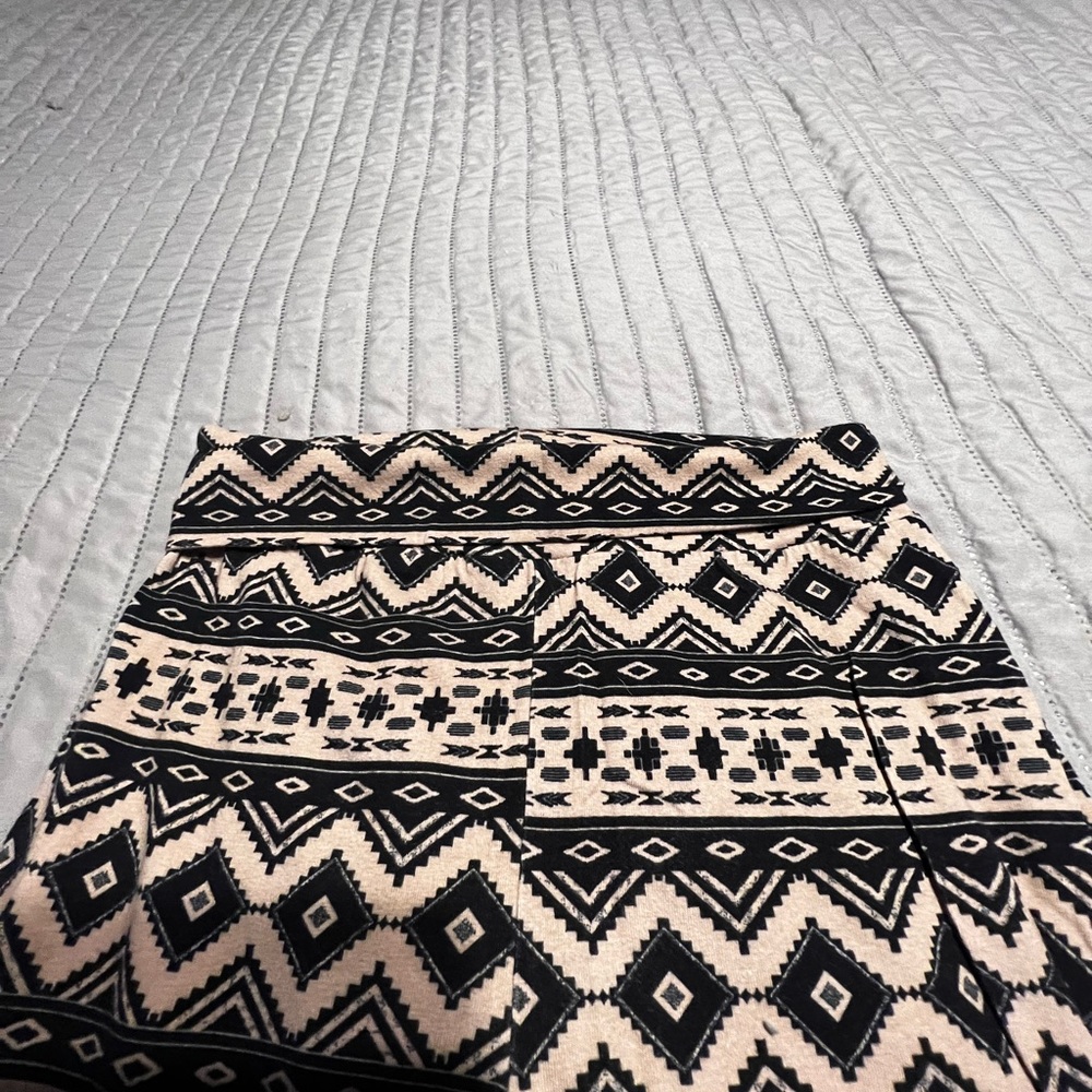 Ultra Flirt, Size M, Black & Tan Leggings - Picture 4 of 5